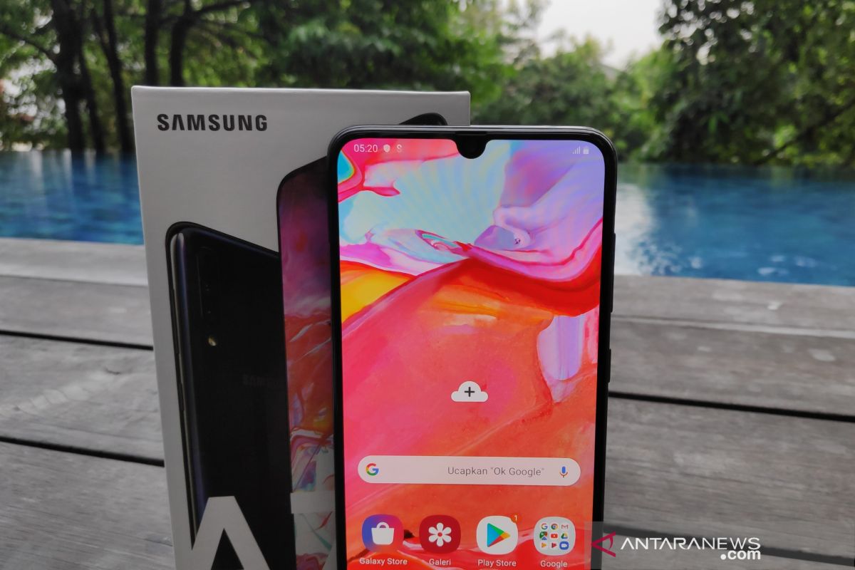 Samsung Indonesia agresif pada segmen menengah