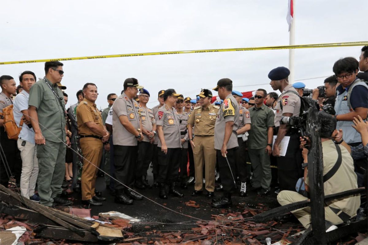 Gubernur Ridho dan Kapolda Dampingi Kapolri Tinjau Lokasi Kebakaran Polres Lampung Selatan