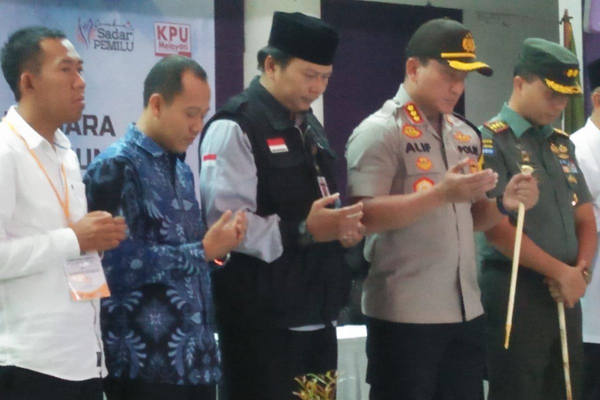 Rapat pleno KPU Tangerang lambat karena dua kecamatan belum rampung