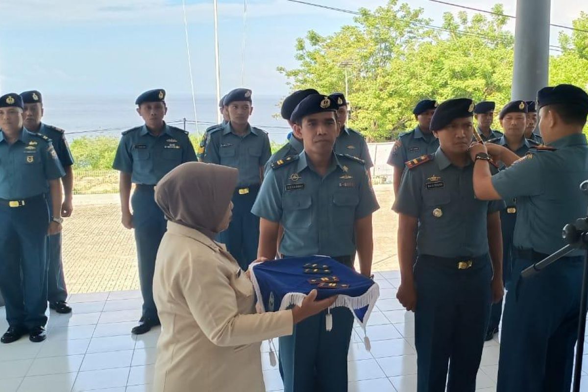 Danlanal Gorontalo pimpin upacara serah terima jabatan Dan Posal Kwandang