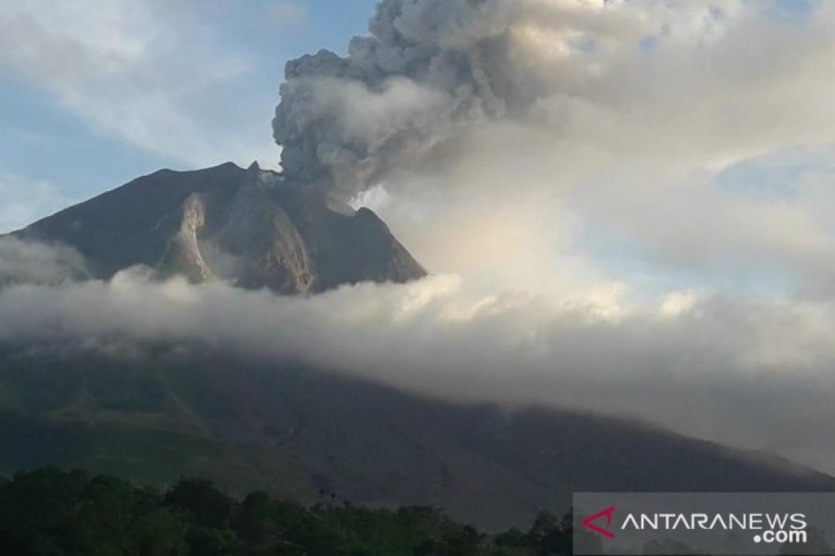 Gunung Sinabung di Kabupaten Karo kembali erupsi