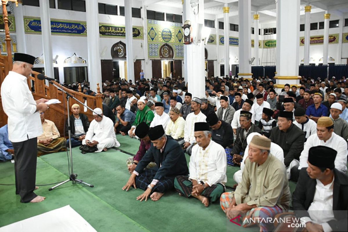 Shabela shlolat tarawih perdana di Mesjid Ruhama Takengon