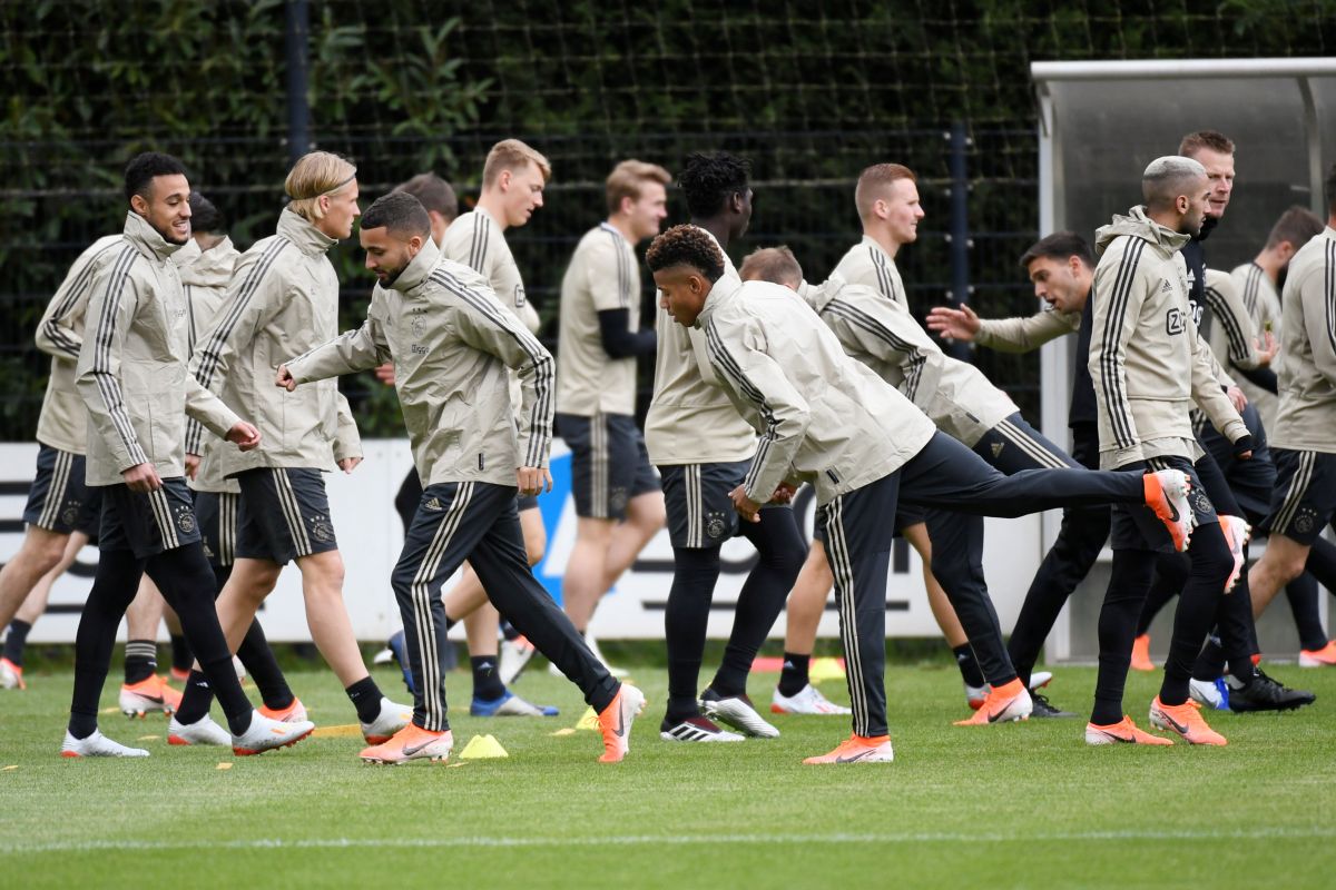 Pemain ini dipecat gara-gara pura-pura sakit demi menonton pertandingan Ajax