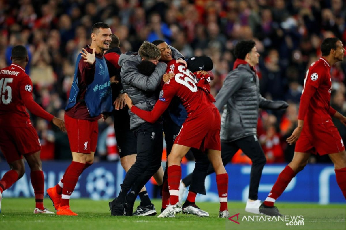 Liverpool lumat Barcelona dan lunasi defisit golnya