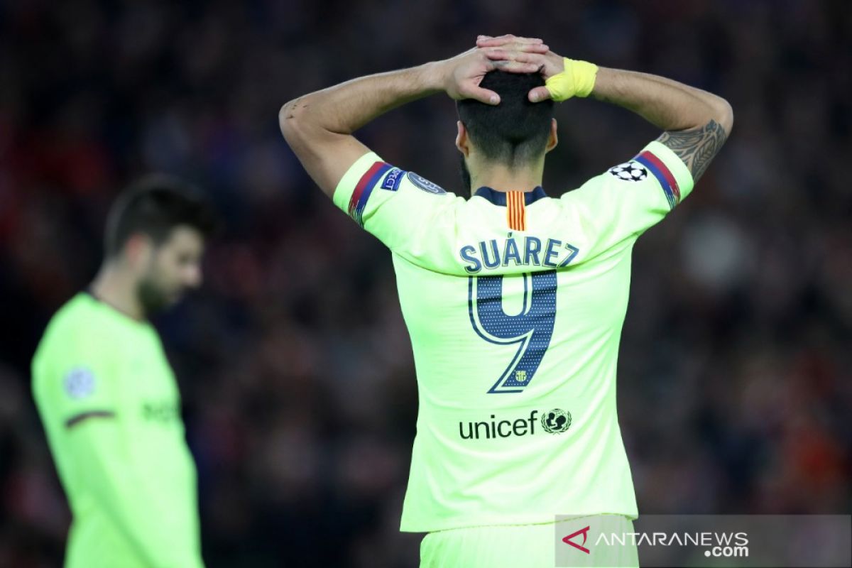 Pasca disingkirkan Liverpool, Suarez ajak Barcelona introspeksi