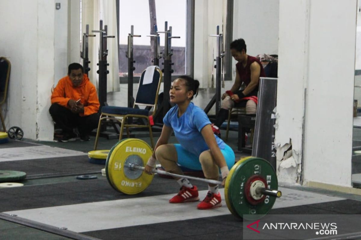 Angkat besi putri diharapkan bikin kejutan di kejuaraan dunia