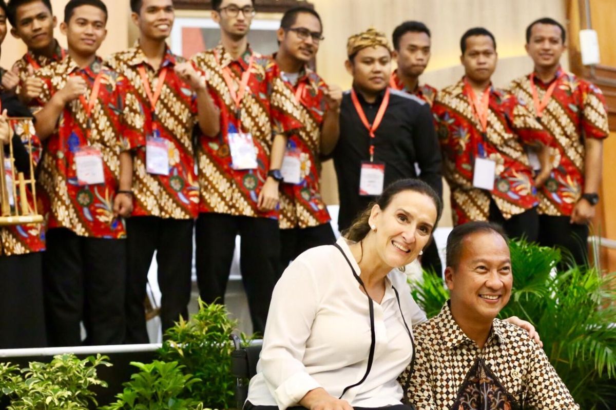 Wapres Argentina Gabriela Michetti  memotivasi penyandang disabilitas Indonesia