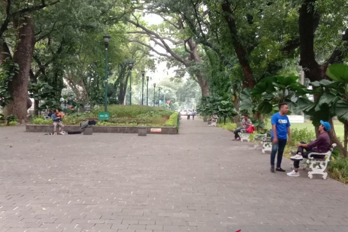 Taman Suropati salah satu lokasi ngabuburit favorit warga Jakarta