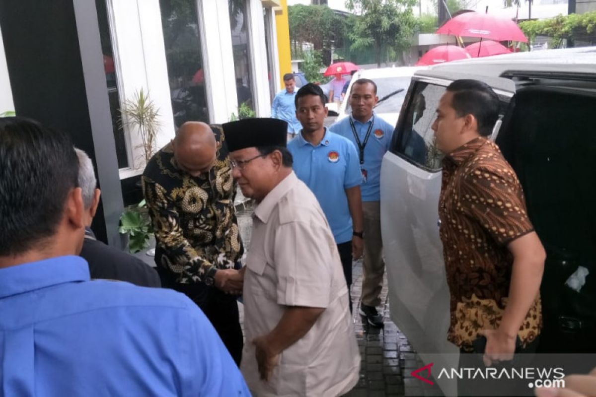 Prabowo Subianto datangi DPP PKS