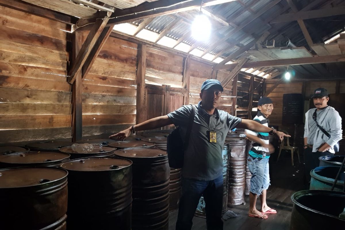 Polda Kalbar sita 10.000 liter solar ilegal di Kabupayen Ketapang