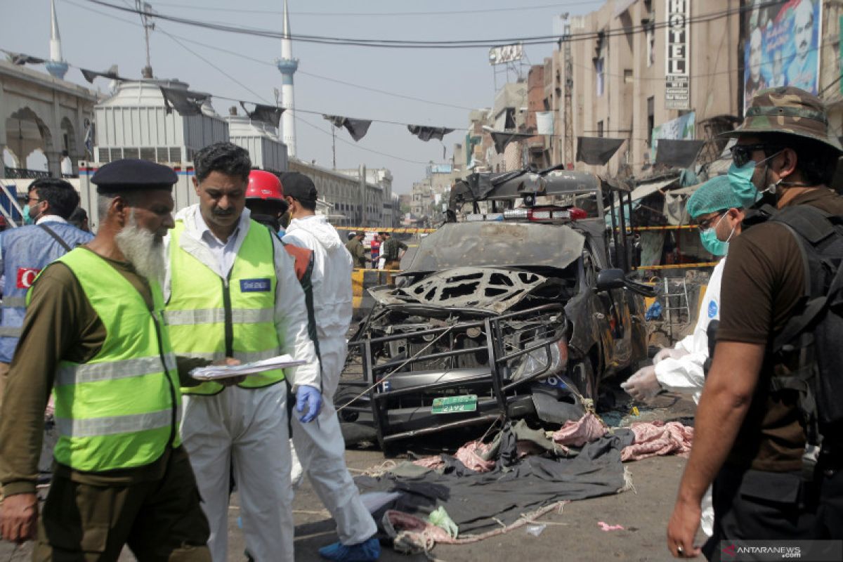 Empat Polisi tewas akibat ledakan bom sepeda motor Taliban