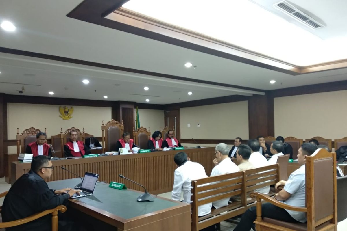 Anggota DPRD Sumut divonis 6 dan 4 tahun penjara