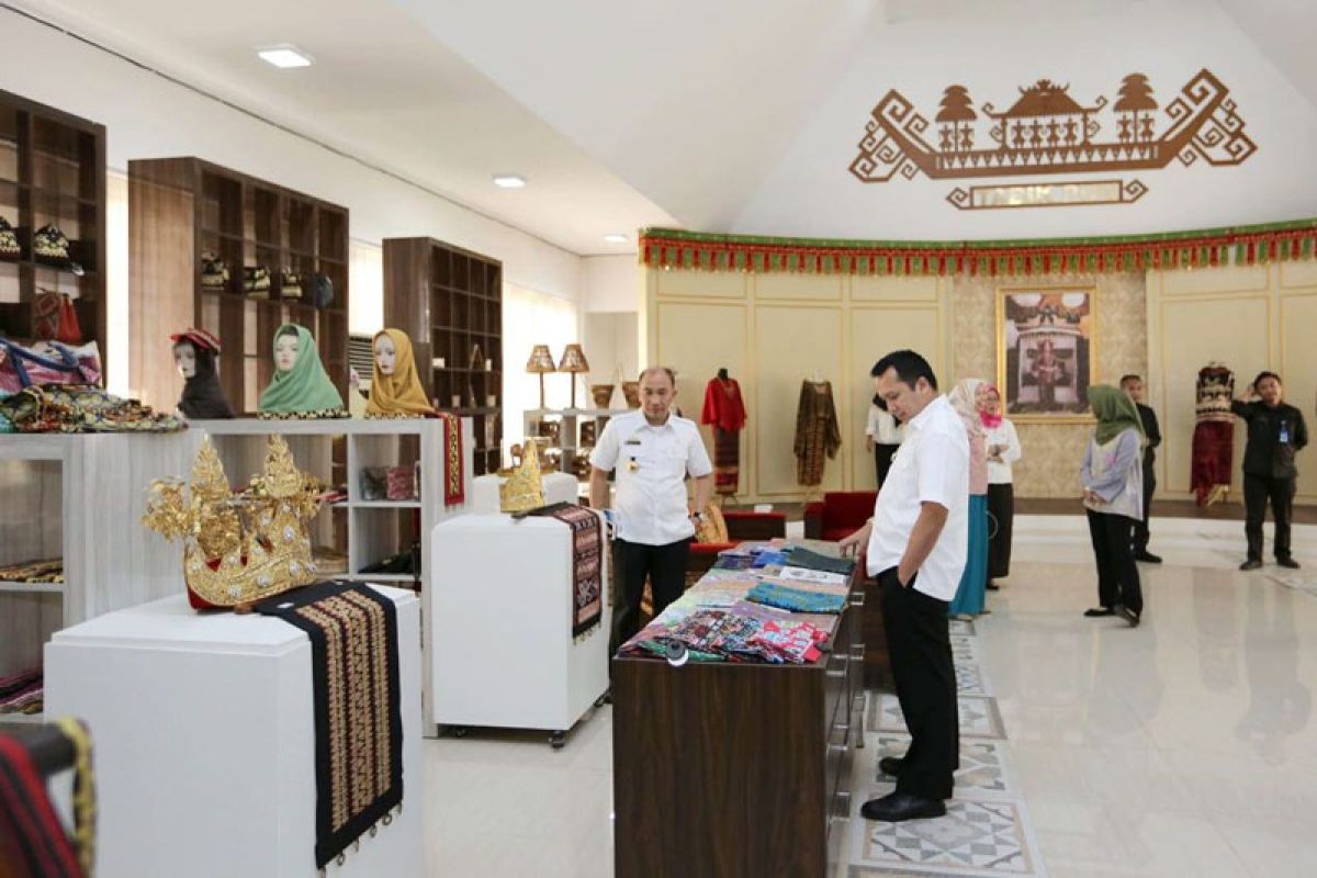 Gubernur Ridho Ficardo Tinjau Kantor dan Gedung Galery Dekranasda Lampung
