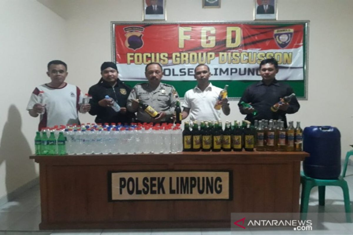 Anggur Cap Orang Tua, New Pot, hingga tuak diamankan polisi Batang