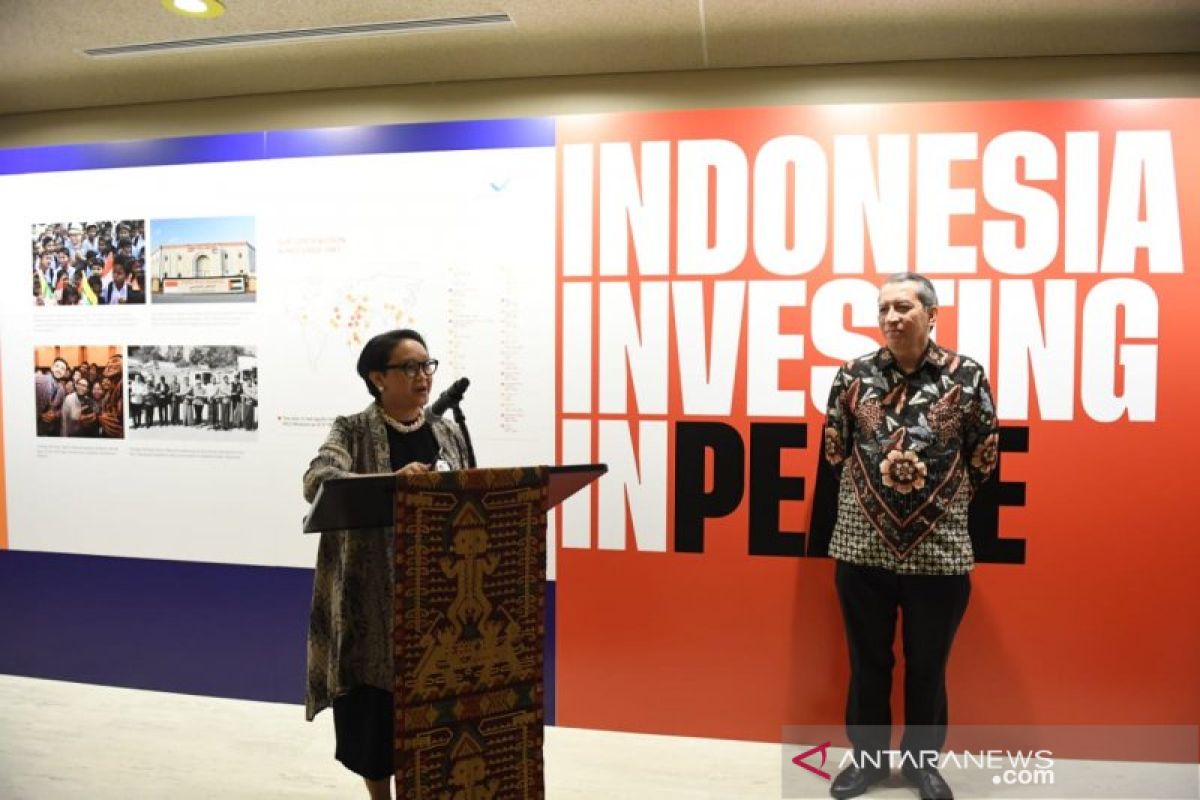 Photo exhibition held to highlight RI's contribution to world peace