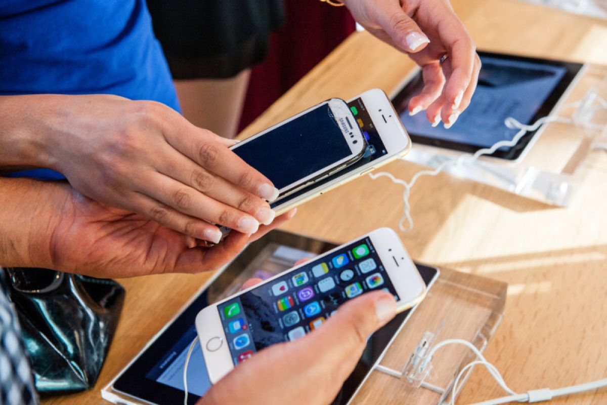 Tiga hal yang diperhatikan konsumen sebelum beli ponsel baru