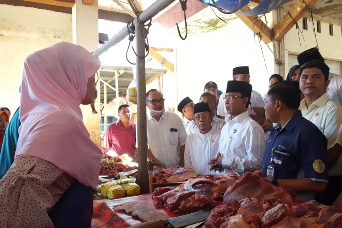 Mataram minta los pasar steril dari atap terpal