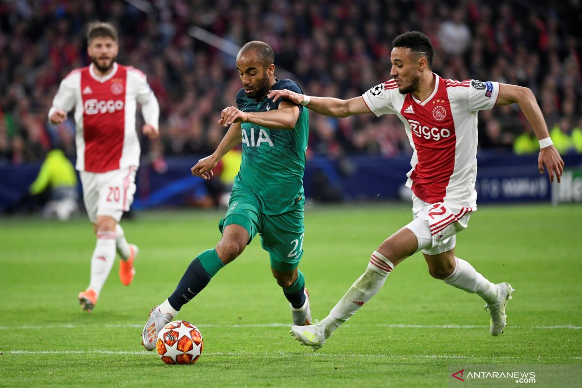 Ajax petik hasil imbang 0-0 lawan APOEL