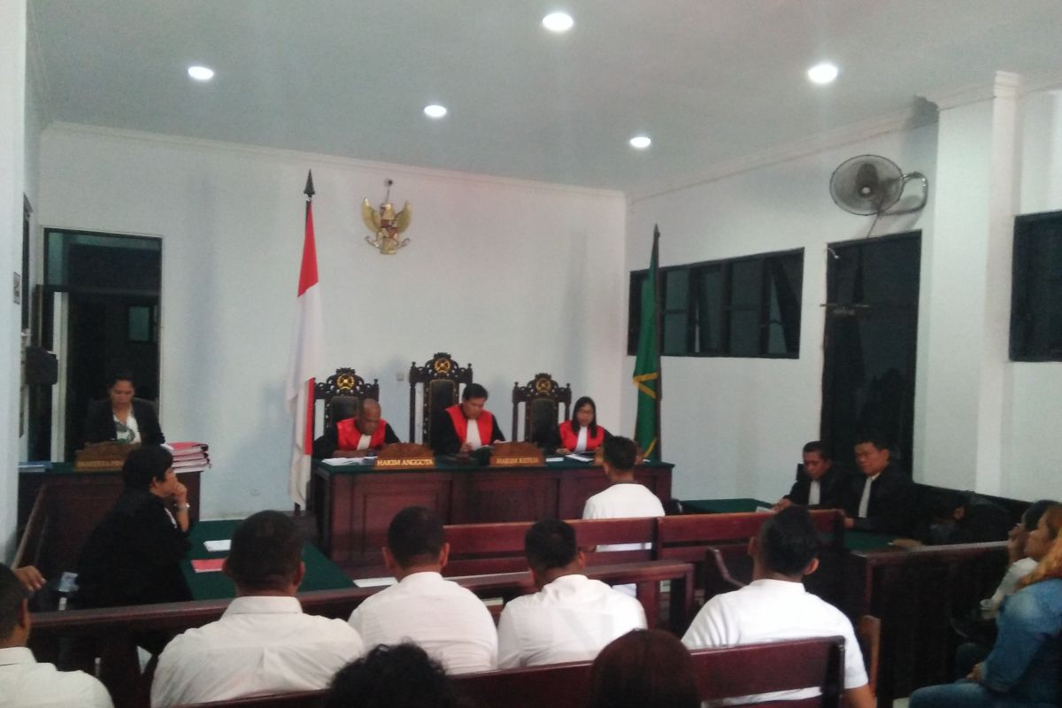 Lima staf BNNP Maluku divonis bebas
