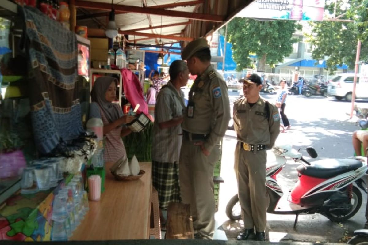 Satpol PP razia warung makan buka siang saat Ramadhan