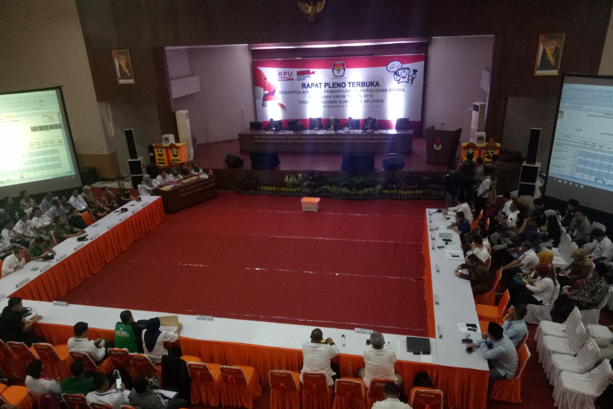 KPU Sumsel plenokan rekapitulasi tingkat provinsi dan kecamatan