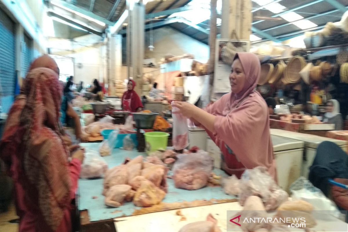 Disdag Kulon Progo memperkirakan harga bawang putih turun akhir Mei (VIDEO)
