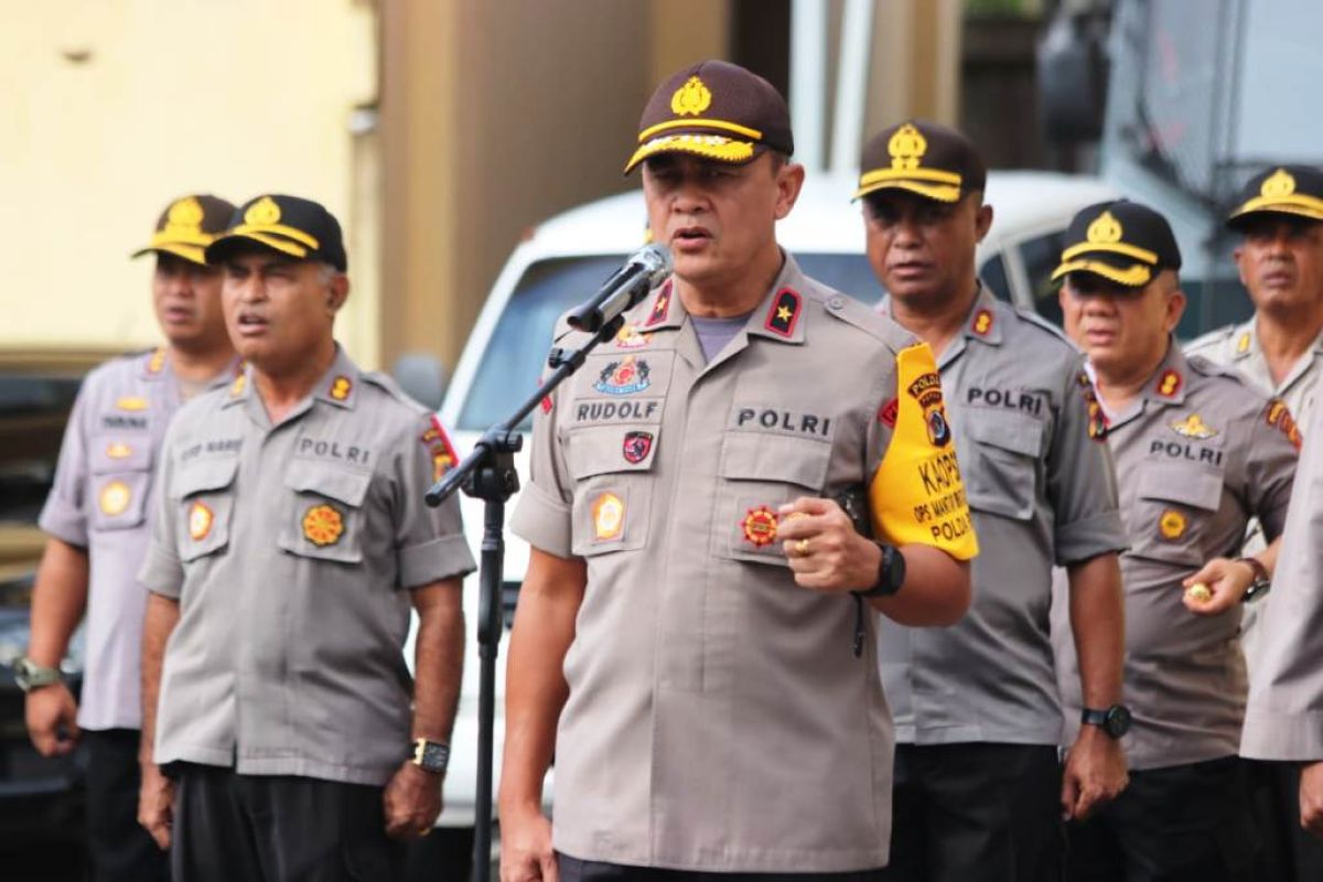 Kapolda Papua minta personelnya bekerja maksimal dan solid