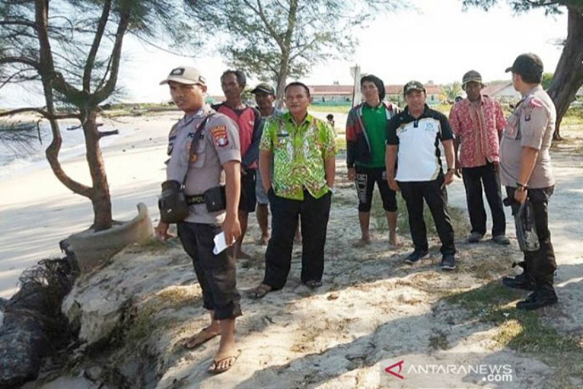 Nelayan Kotim  hilang setelah perahu digulung ombak