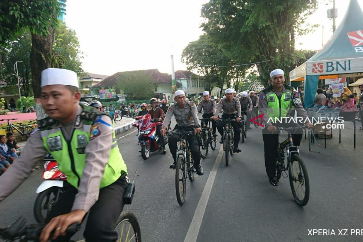 Selama Ramadhan, Polres Lumajang gunakan sepeda angin untuk patroli keamanan