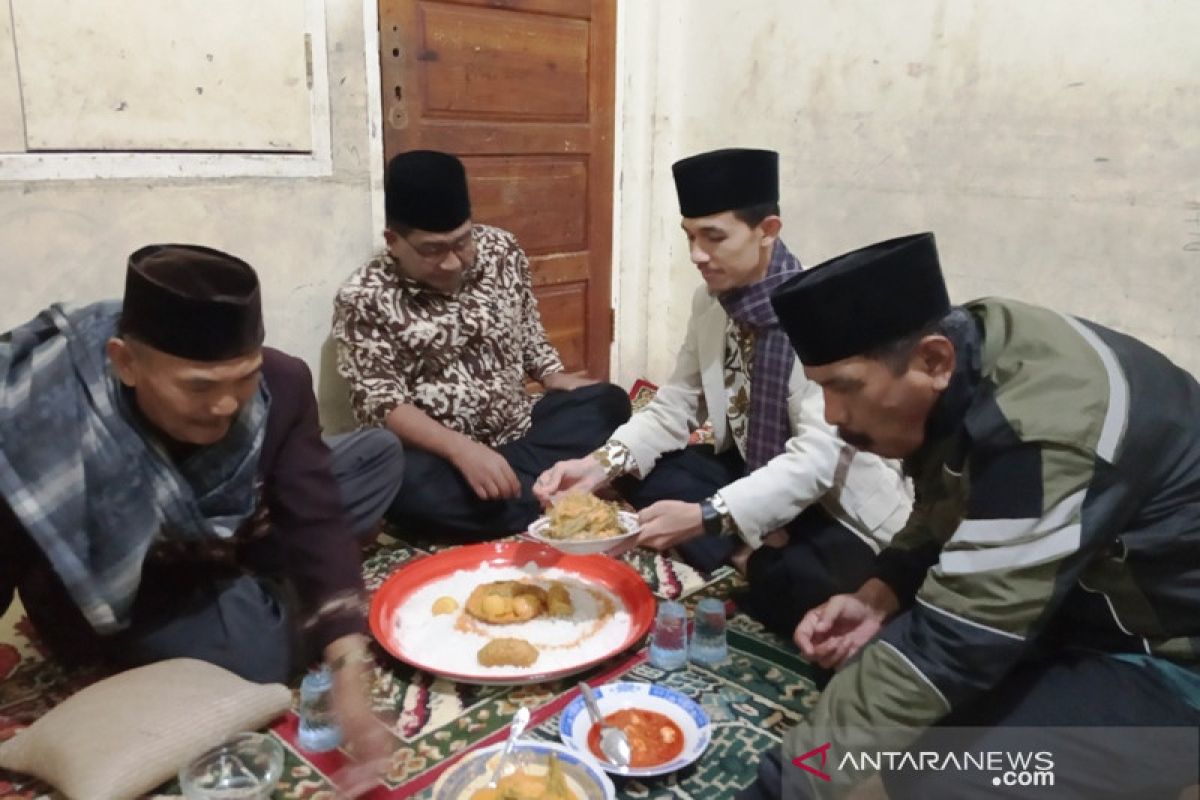 "Makan Bajamba", budaya yang terus dilestraikan masyarakat Sungaipua Agam