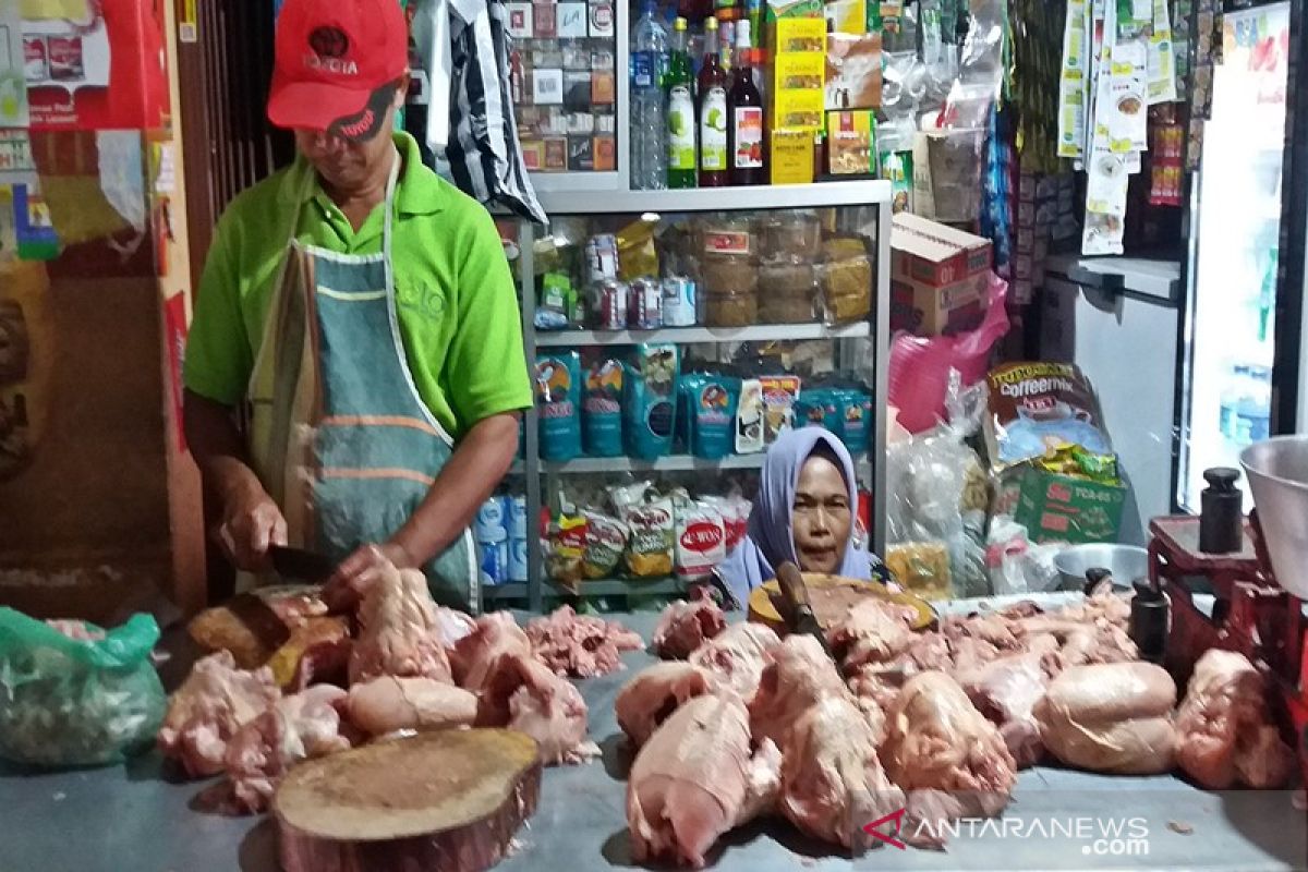 Stok cukup, harga telur dan ayam di Boyolali mulai turun