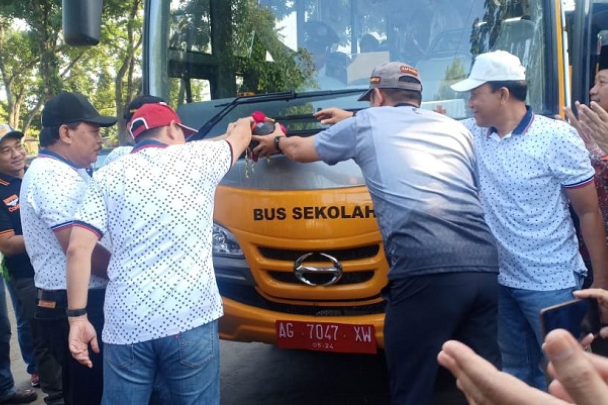 Pemkab Nganjuk mulai operasionalkan angkutan sekolah gratis