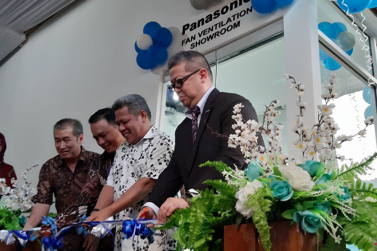 Panasonic buka showroom fan ventilasi dan tata udara di Kalbar