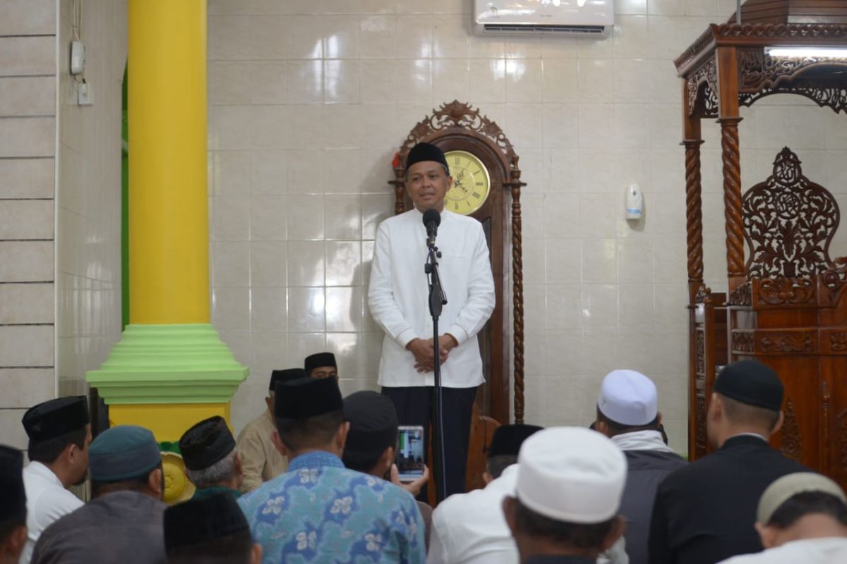 Gubernur Sulsel lakukan Safari Ramadhan Jumat pertama