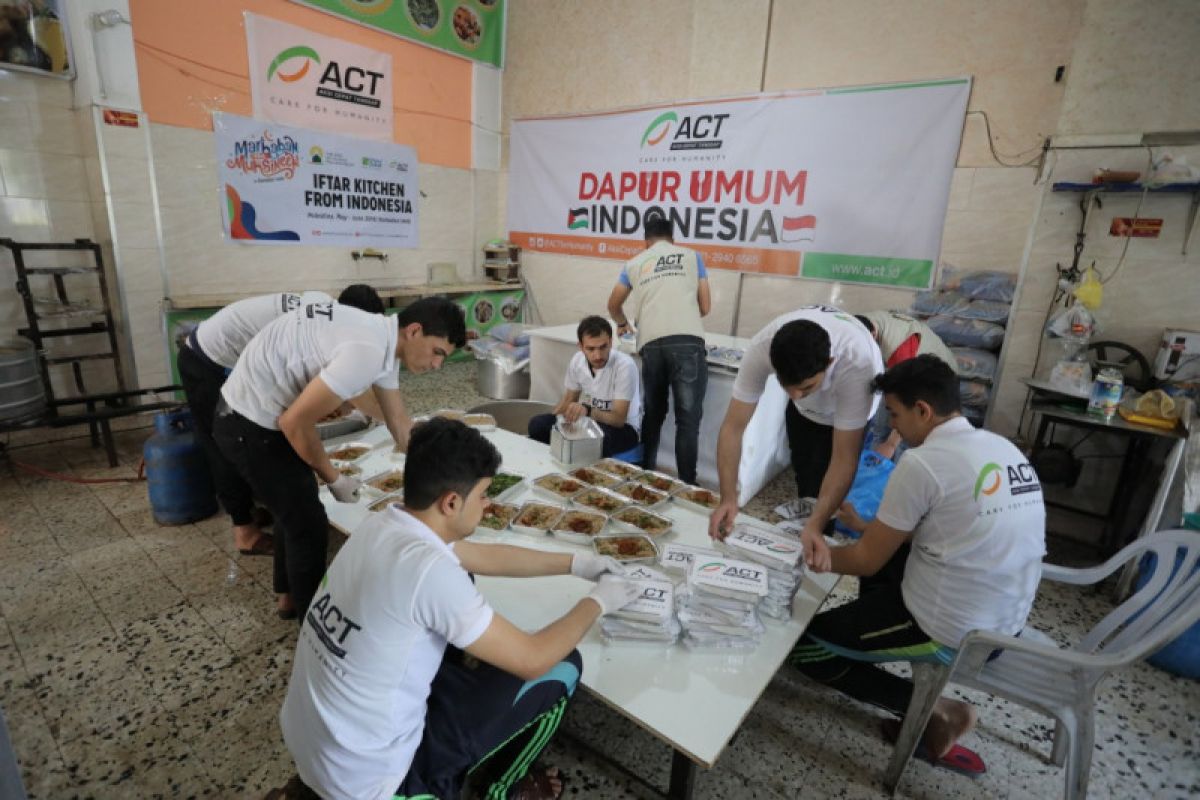 ACT bagikan paket iftar untuk ratusan anak di Gaza