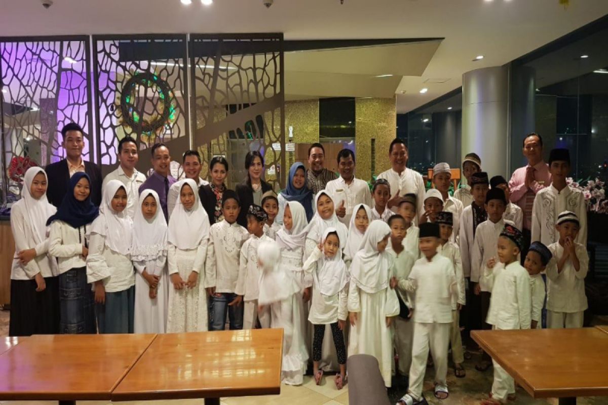 MG Setos Hotel Semarang buka bersama anak yatim