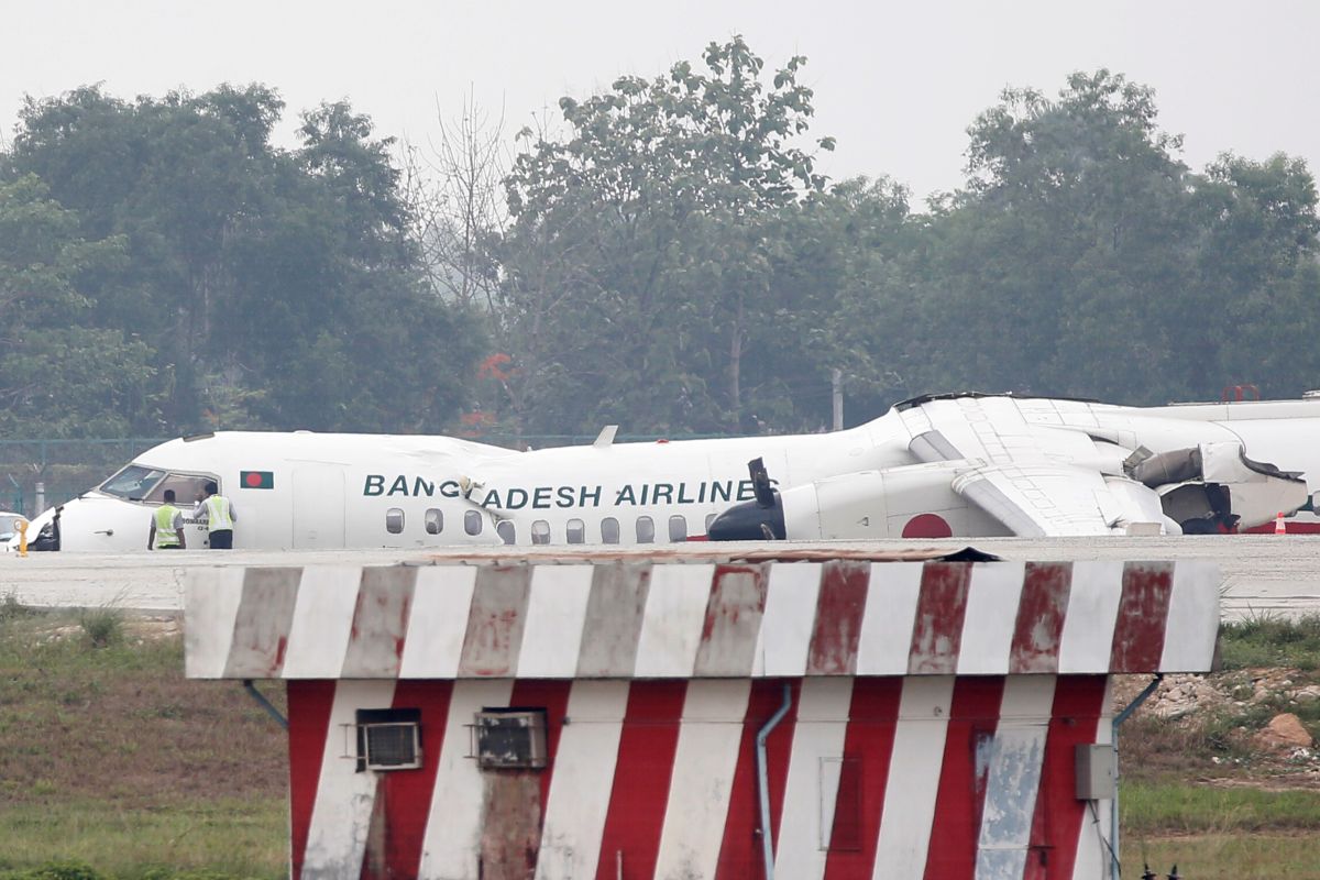 Pilot Myanmar daratkan pesawat tanpa roda depan dengan selamat