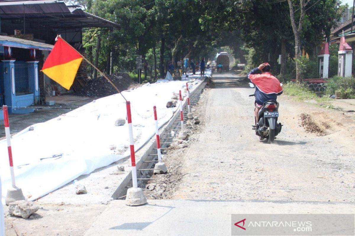 Jalan di Boyolali diperbaiki sambut pemudik Lebaran 2019