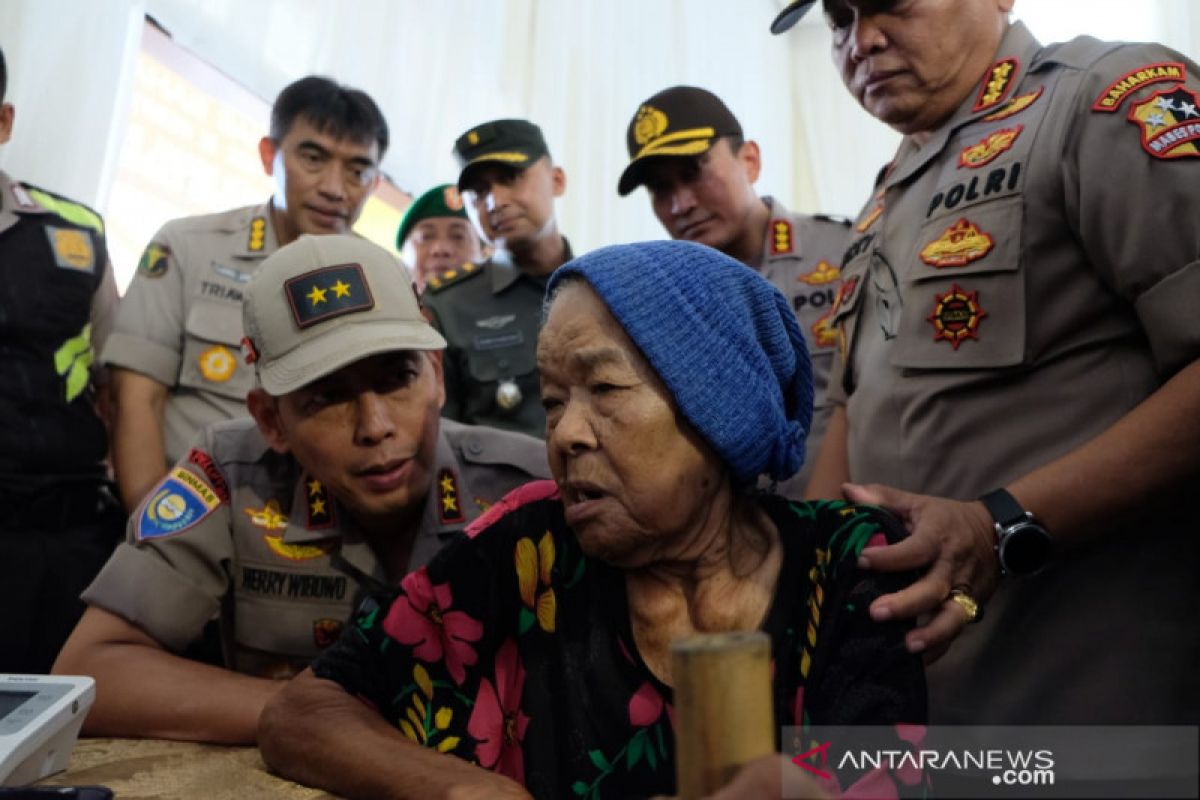 500 warga Tangerang dapat bantuan Kakor Binmas Polri