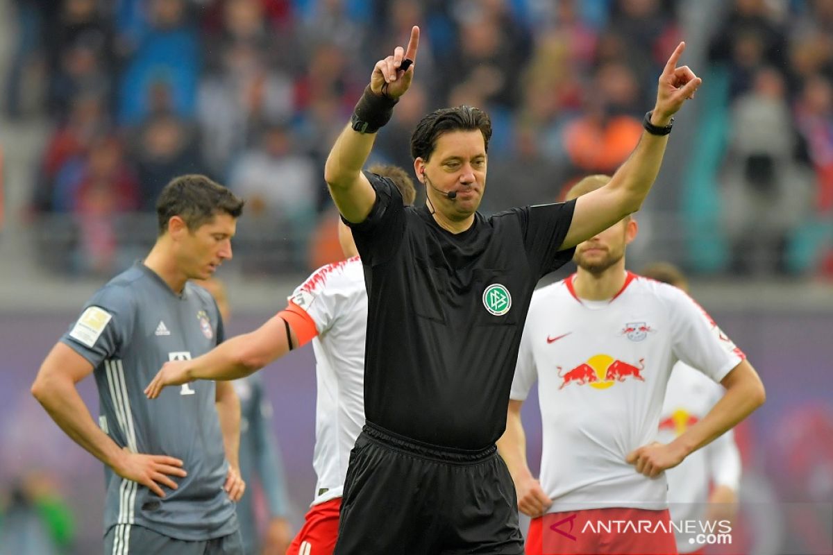 VAR tunda pesta gelar juara Liga Jerman Muenchen