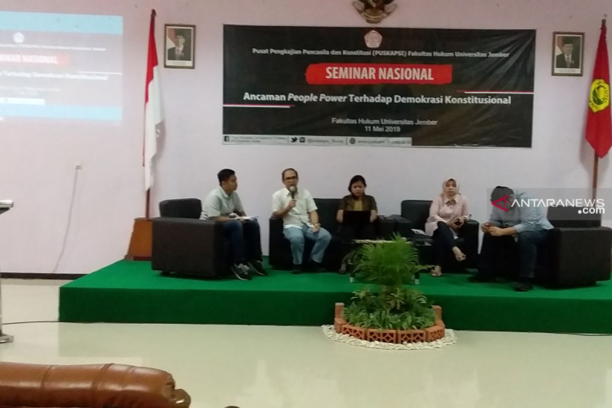 Pengamat: "people power" menolak hasil pemilu adalah inkonstitusional