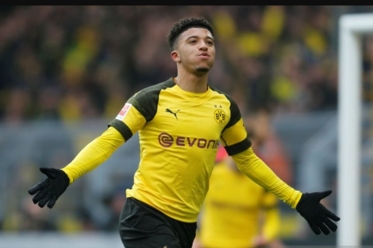 Jadon Sancho tolak tawaran MU demi bertahan di Dortmund