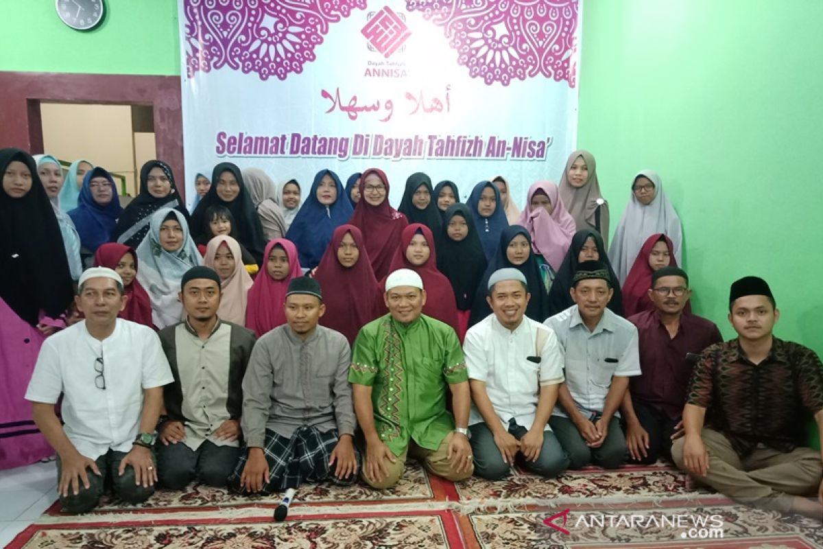 KTS santuni puluhan yatim piatu penghafal Alquran di Aceh Barat