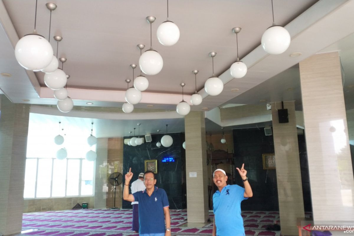 Plafon terbaru Masjid Terapung Makassar semarakkan Ramadhan