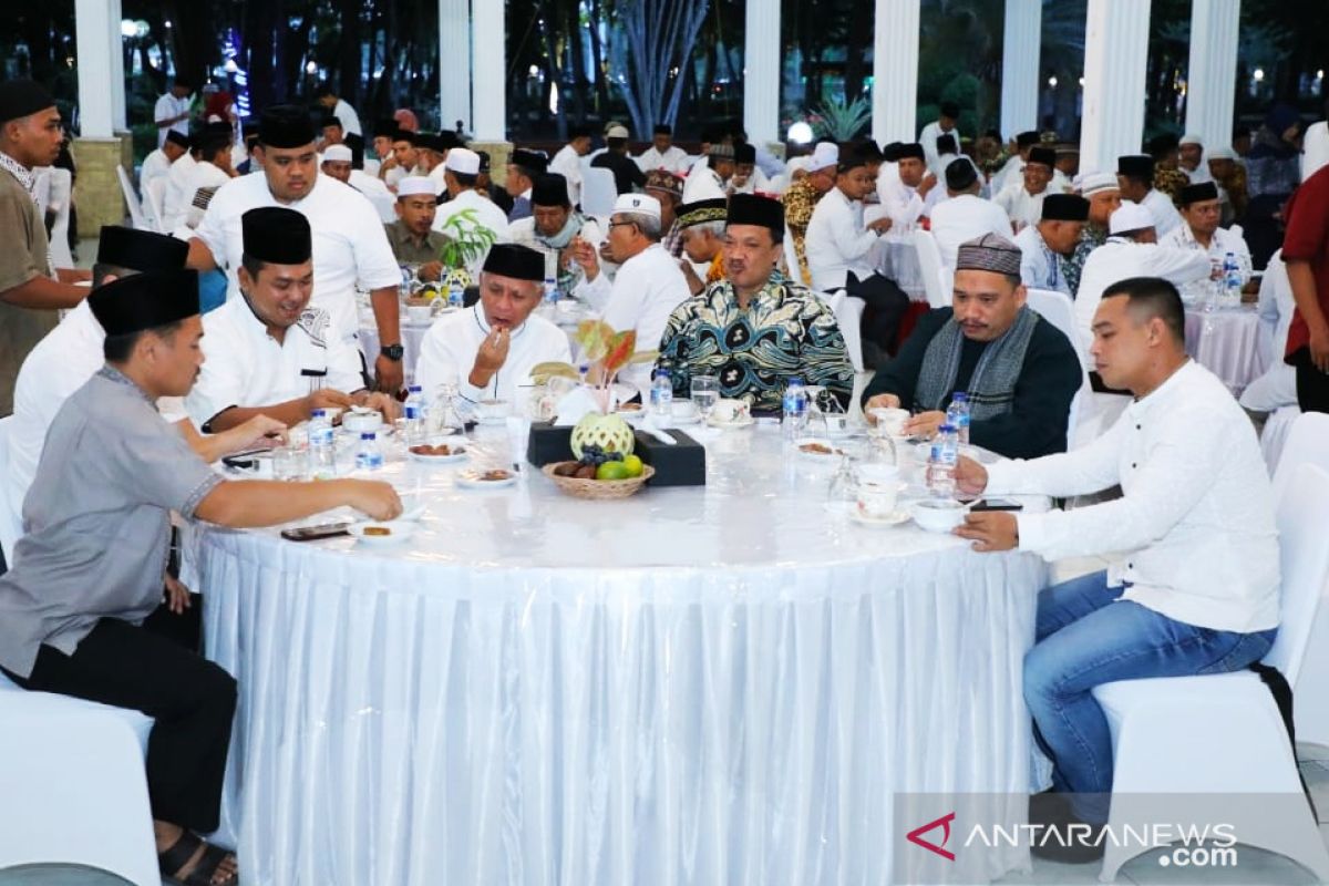 Plt Bupati Asahan minta tidak bicara politik saat Safari Ramadhan
