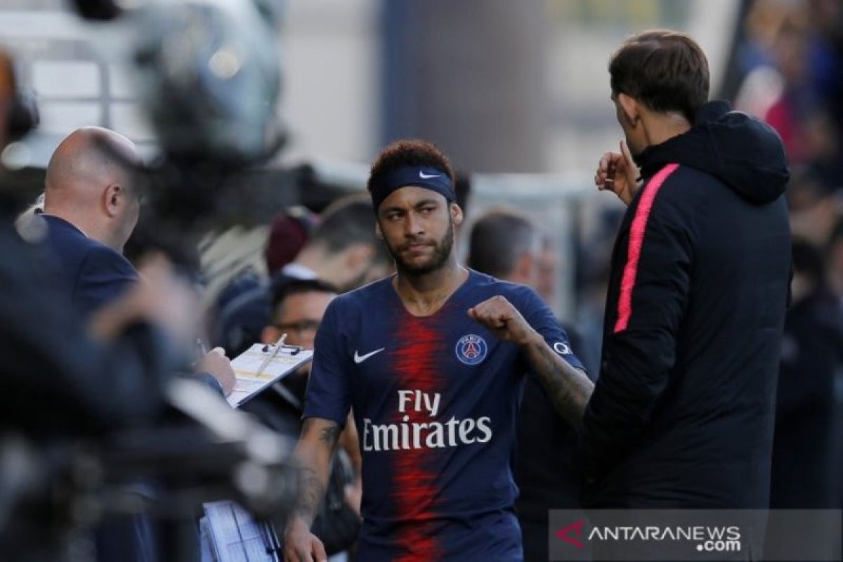 Sepuluh pemain PSG pecundangi Angers 2-1