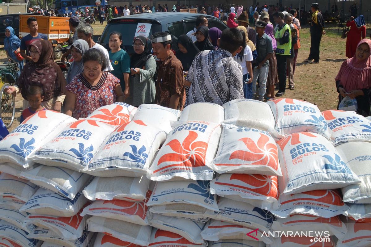Stok beras yang dikuasai Bulog NTT sebanyak 34.000 ton