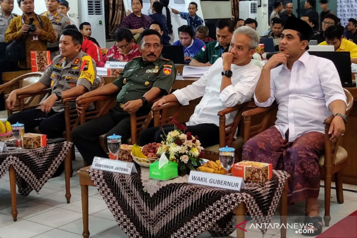 Ganjar lega rekapitulasi penghitungan perolehan suara Pemilu di Jateng lancar