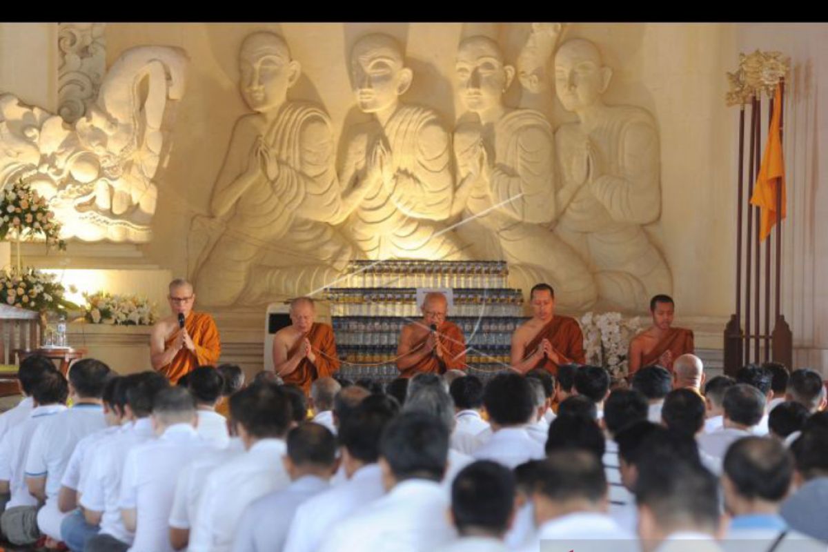 Umat Buddha Denpasar hadiri upacara Pattidana