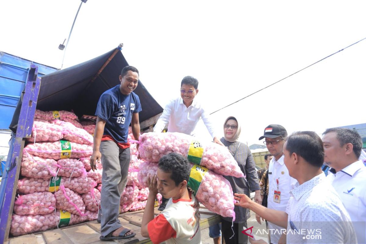 Bawang putih di Tangerang turun jadi Rp38.000 pasca-operasi pasar